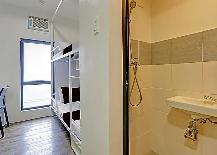 호텔 Spot On Classy Bunkbeds Near Makati Formerly Mytown Madrid 마닐라