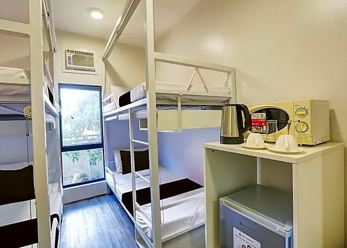 Spot On Classy Bunkbeds Near Makati Formerly Mytown Madrid 호텔 마닐라